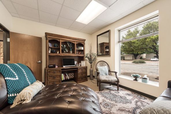 4901 Lakewood Dr, Waco, TX 76710